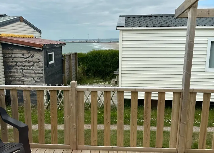 Met Zeezicht * لي بورتيل